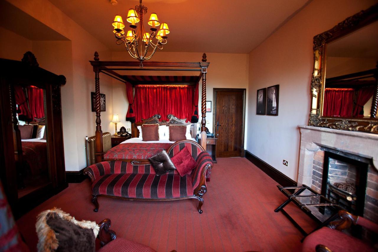 Peckforton Castle Tarporley Exterior photo