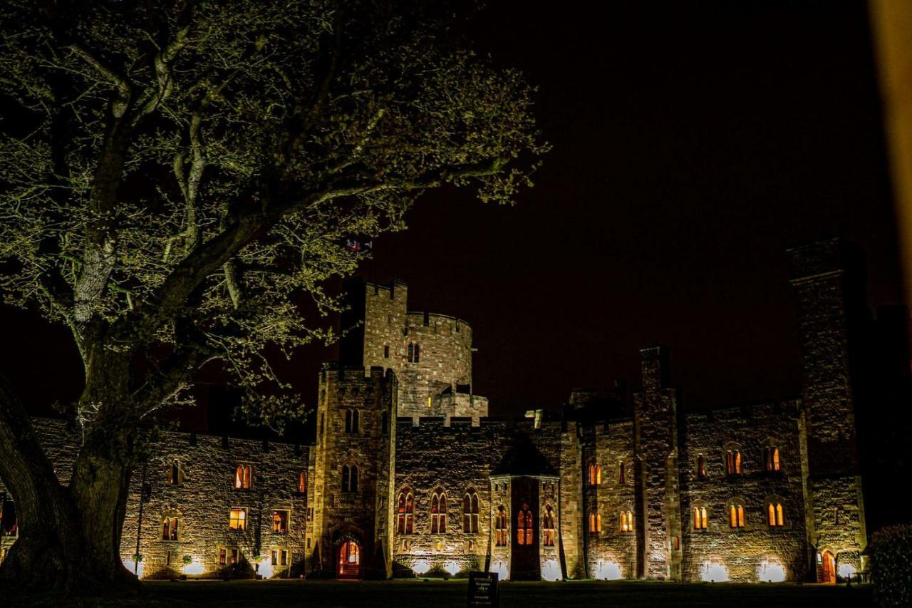 Peckforton Castle Hotel Tarporley Exterior photo